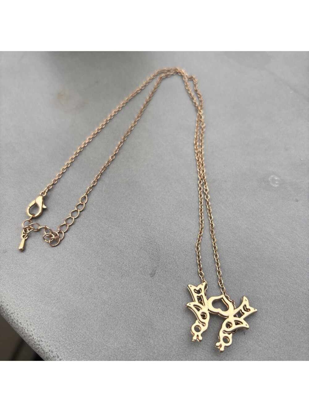 Dainty Love Birds Pendant Necklace Gold Tone Bird Couple Heart